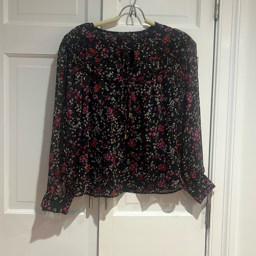 Ann Taylor top, size petite xxs, black with red and pink flowers and gold flecks